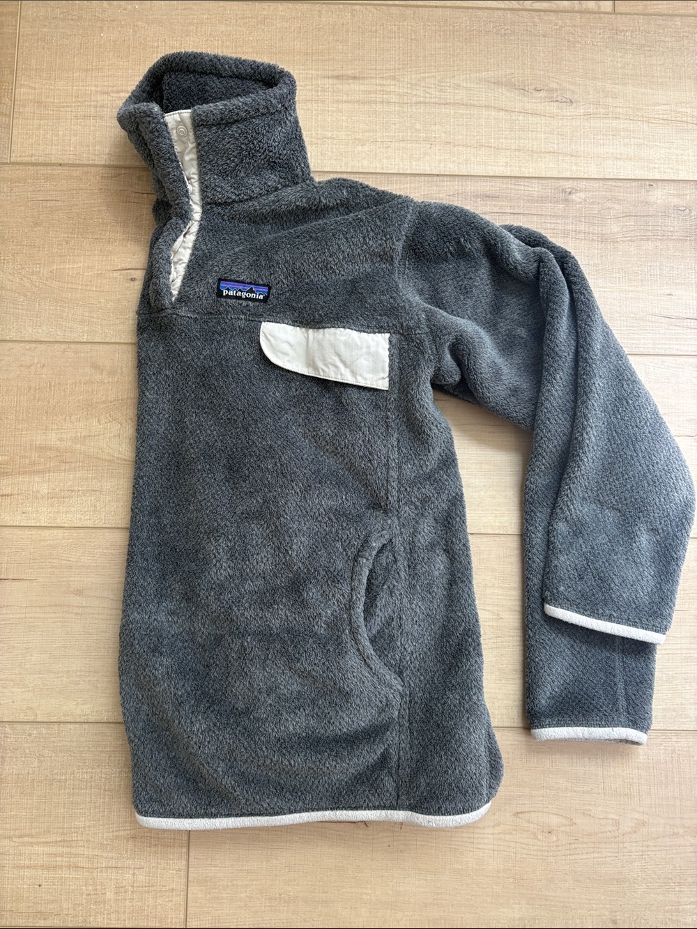 Patagonia charcoal gray pullover Women’s XL